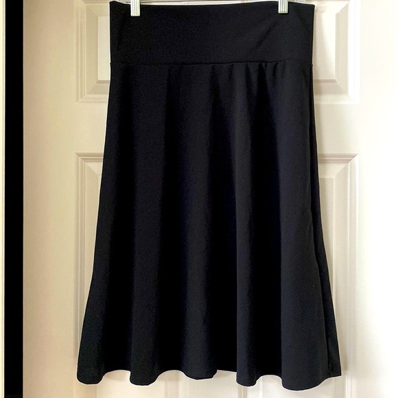 VKY & Co Black Stretchy Skirt - XL - Picture 2 of 7
